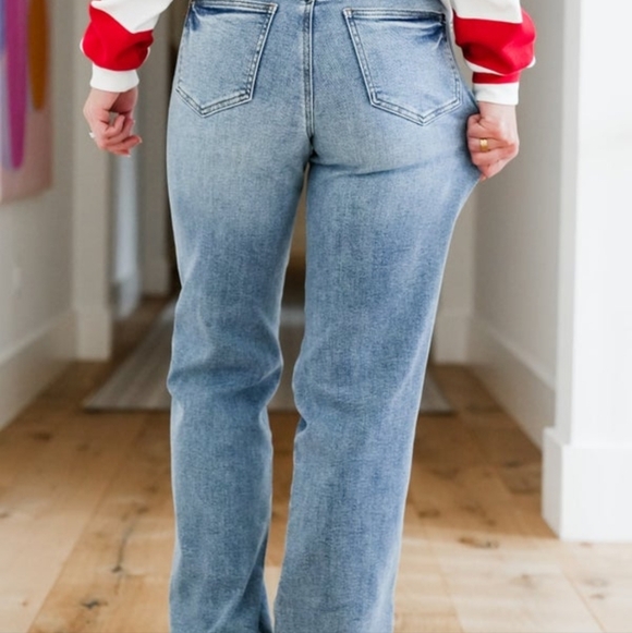 Judy Blue Distressed Straight Leg Jeans - Picture 4 of 4